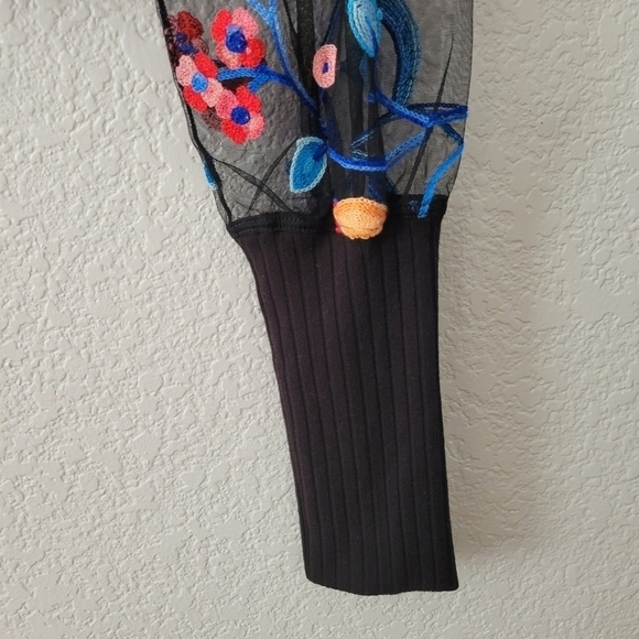 Dress the Population Cosmopolitan Embroidered Mesh Crop Top XS - Picture 6 of 9